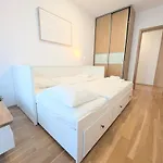 Apartment Mills - Free Parking - Balcony With View - Close To Nivy Mall