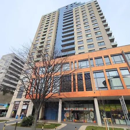 Mills - Free Parking - Balcony With View - Close To Nivy Mall Apartment *