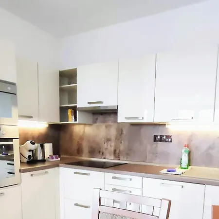 Apartment Mills - Free Parking - Balcony With View - Close To Nivy Mall