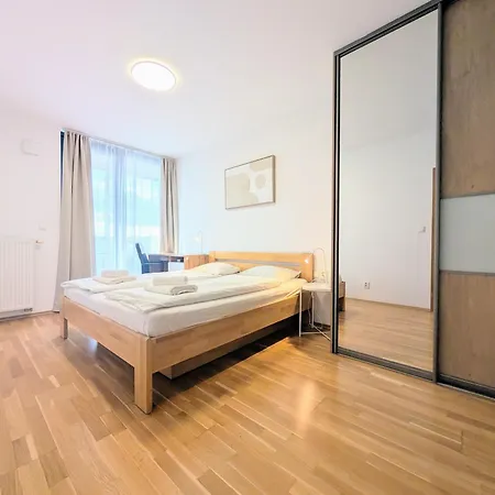 Mills - Free Parking - Balcony With View - Close To Nivy Mall Apartman