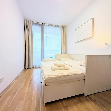 Mills - Free Parking - Balcony With View - Close To Nivy Mall Pozsony