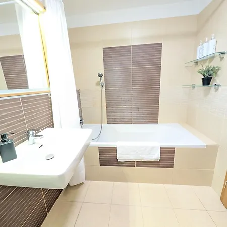 Mills - Free Parking - Balcony With View - Close To Nivy Mall Apartment Bratislava