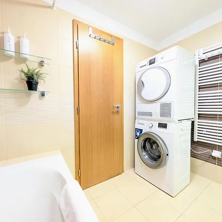 Apartment Mills - Free Parking - Balcony With View - Close To Nivy Mall