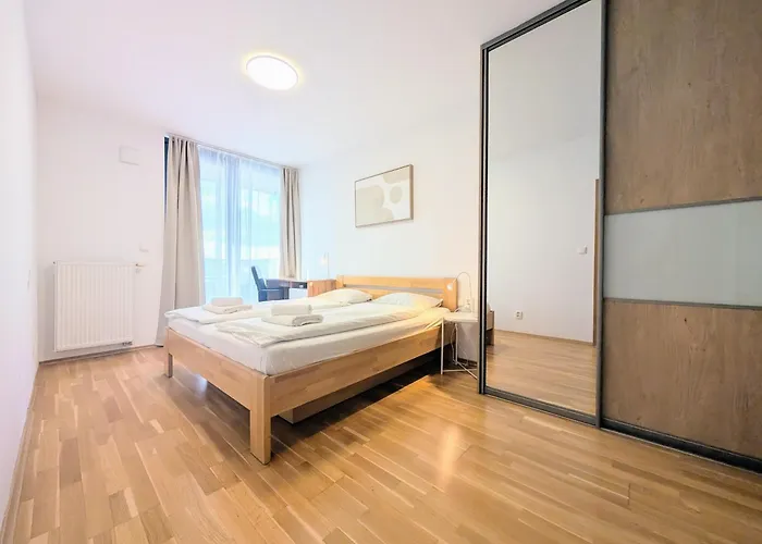 Mills - Free Parking - Balcony With View - Close To Nivy Mall Apartament