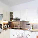 Апартаменти Mills - Free Parking - Balcony With View - Close To Nivy Mall