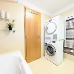 Апартаменти Mills - Free Parking - Balcony With View - Close To Nivy Mall