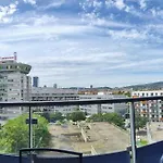 Mills - Free Parking - Balcony With View - Close To Nivy Mall Апартаменти Братислава