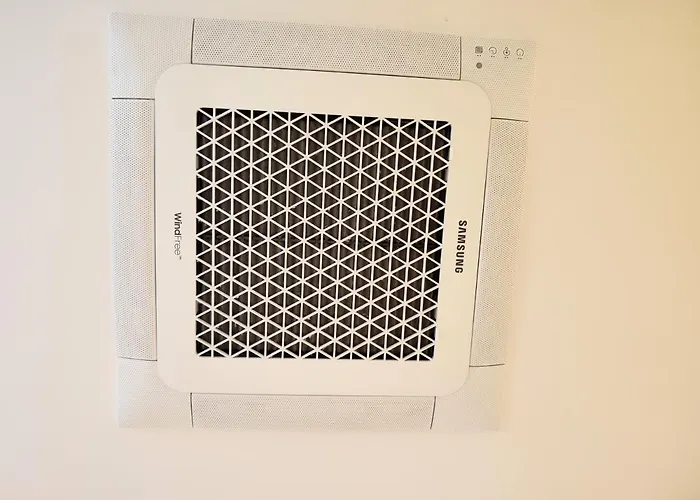 Mills - Free Parking - Balcony With View - Close To Nivy Mall *