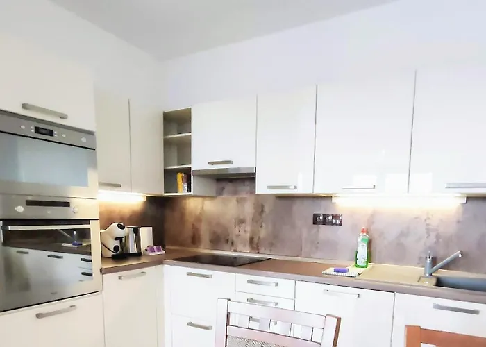 Apartman Mills - Free Parking - Balcony With View - Close To Nivy Mall